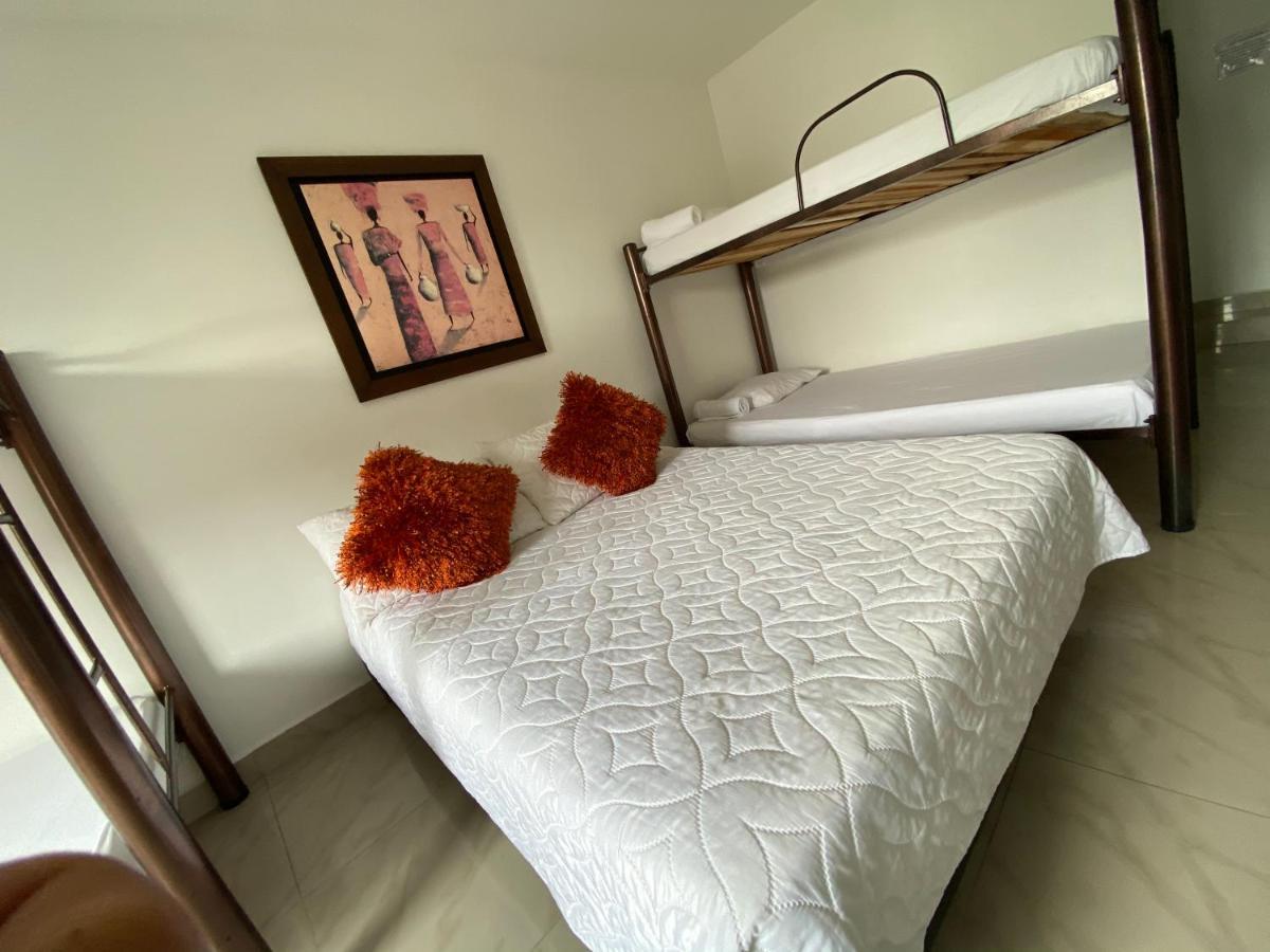 Hotel Lleras Premium #1 Медельїн Екстер'єр фото
