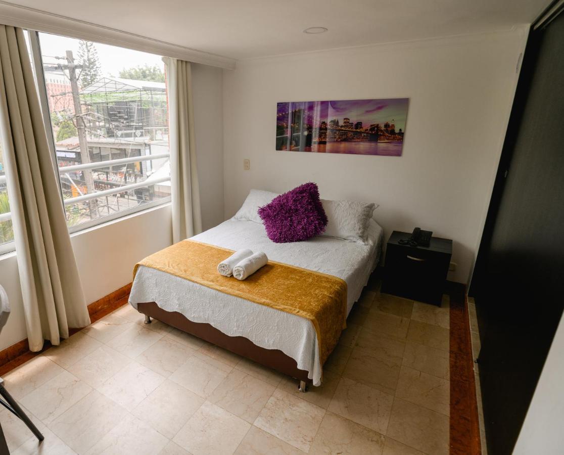 Hotel Lleras Premium #1 Медельїн Екстер'єр фото