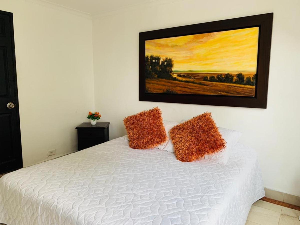 Hotel Lleras Premium #1 Медельїн Екстер'єр фото